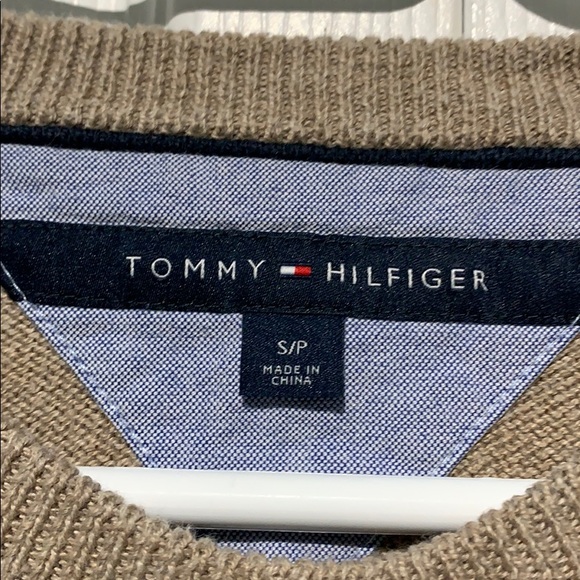 Tommy Hilfiger Tan Crewneck sweater - Picture 2 of 3